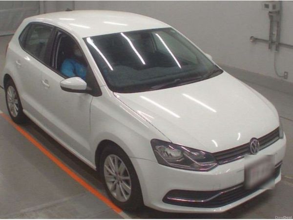 Volkswagen Polo Hatchback, Petrol, 2015, White