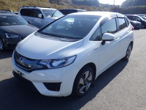 Honda Fit Hatchback, Petrol Hybrid, 2015, White