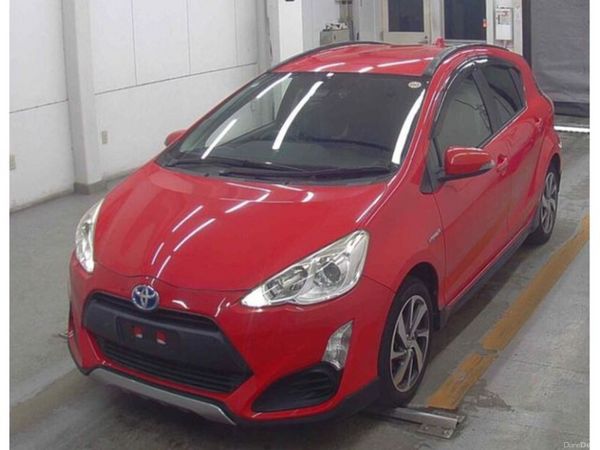 Toyota Aqua Hatchback, Petrol Hybrid, 2016, Red