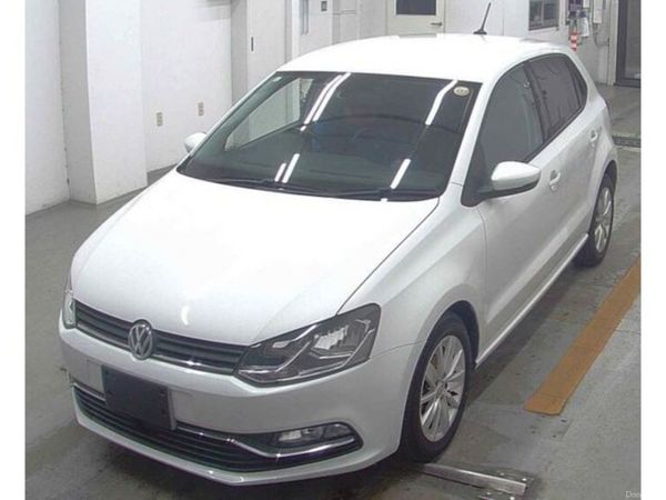 Volkswagen Polo Hatchback, Petrol, 2015, White