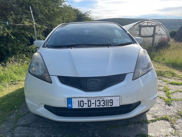 Honda Fit Hatchback, Petrol, 2010, White