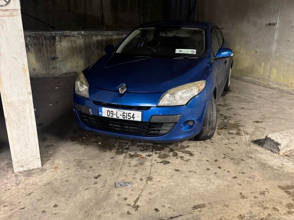 Renault Megane Hatchback, Petrol, 2009, Blue