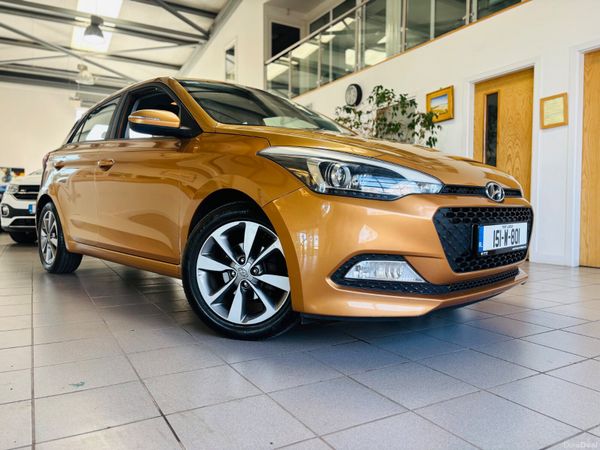 Hyundai i20 Hatchback, Petrol, 2015, Orange