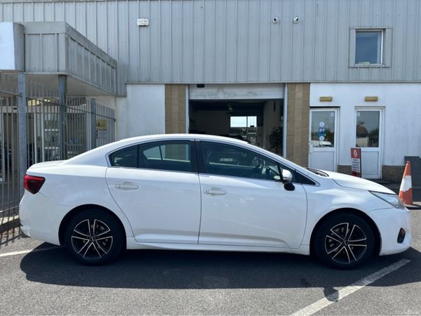 Toyota Avensis Saloon, Diesel, 2017, White