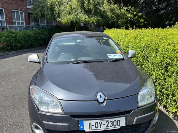 Renault Megane Hatchback, Petrol, 2011, Grey