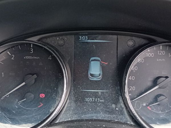 Nissan Qashqai Hatchback, Diesel, 2015, Silver
