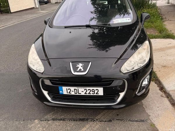 Peugeot 308 Hatchback, Diesel, 2012, Black