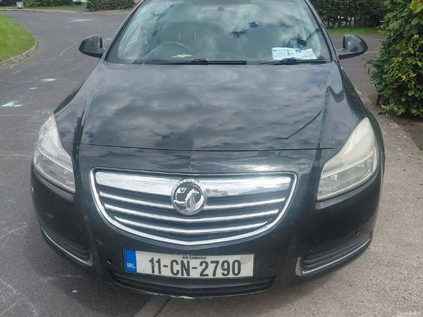 Vauxhall Insignia Hatchback, Diesel, 2011, Black