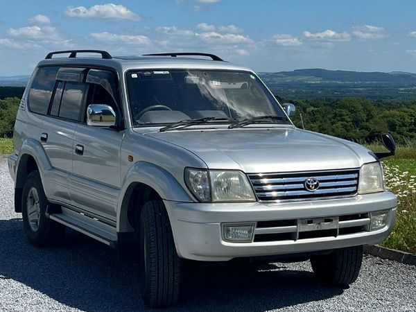 Toyota Land Cruiser SUV, Petrol, 2001, Silver