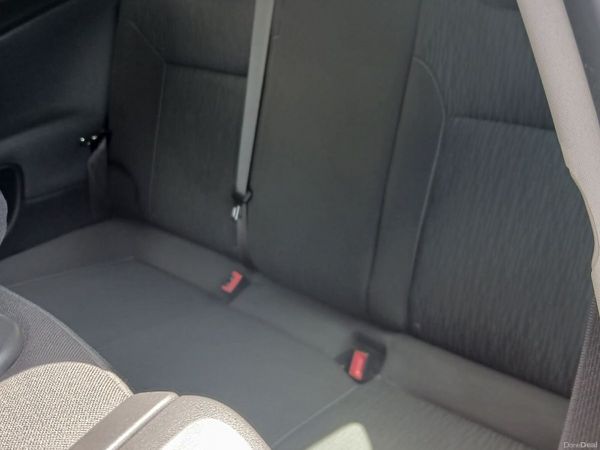 Opel Astra Hatchback, Petrol, 2013, Black