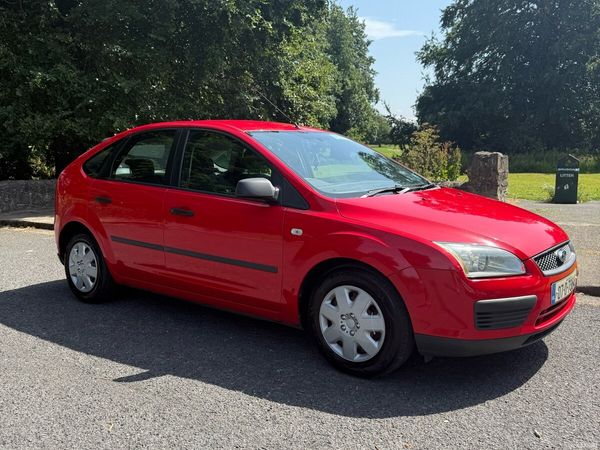 Ford Focus Hatchback, Petrol, 2007, Red