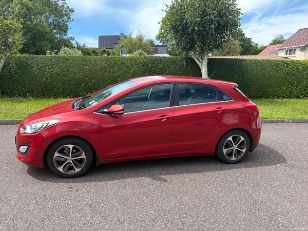 Hyundai i30 Hatchback, Diesel, 2016, Red