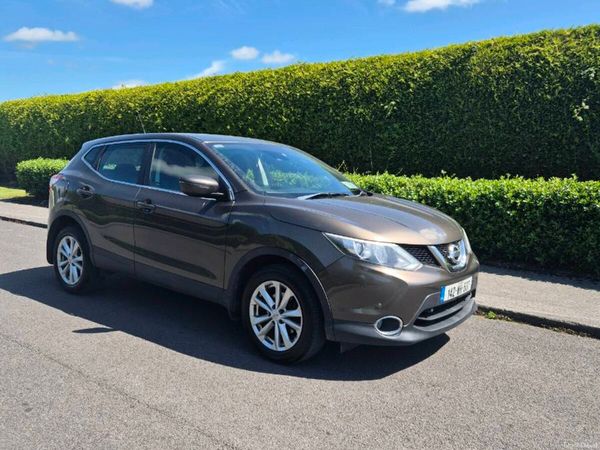 Nissan Qashqai Hatchback, Diesel, 2014, Brown