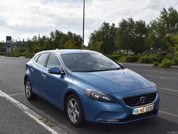 Volvo V40 Hatchback, Diesel, 2015, Blue