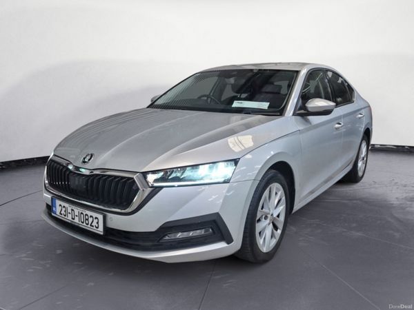 Skoda Octavia Saloon, Diesel, 2023, Grey