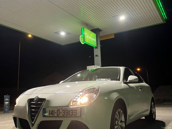 Alfa Romeo Giulietta Hatchback, Diesel, 2014, White