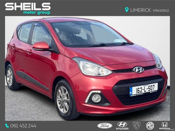 Hyundai i10 Hatchback, Petrol, 2016, Red