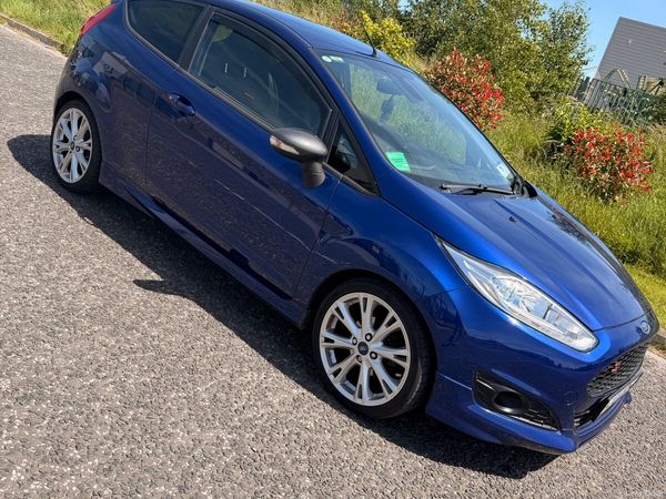 Ford Fiesta Hatchback, Petrol, 2014, Blue