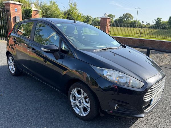 Ford Fiesta Hatchback, Petrol, 2015, Black