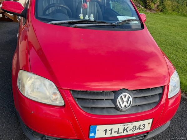 Volkswagen Fox Hatchback, Petrol, 2011, Red
