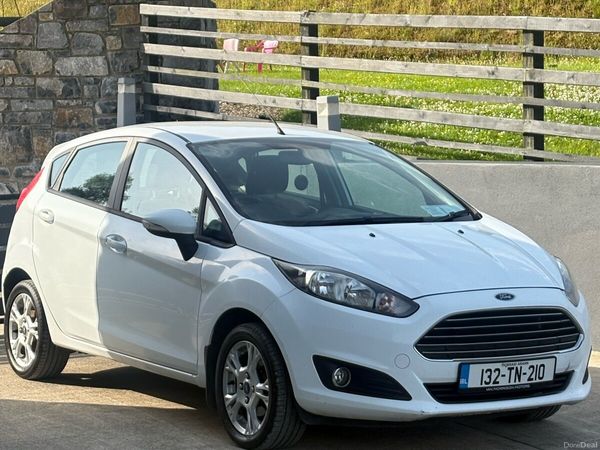 Ford Fiesta Hatchback, Petrol, 2013, White
