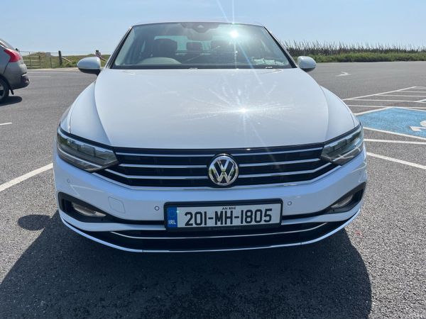 Volkswagen Passat Saloon, Petrol, 2020, White