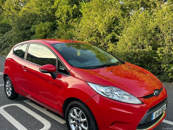 Ford Fiesta Hatchback, Petrol, 2010, Red