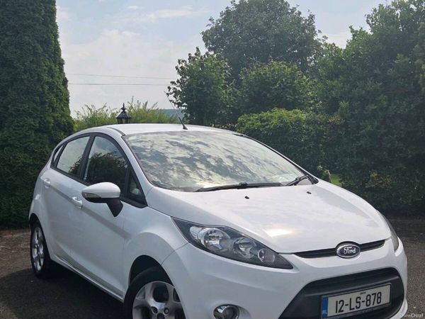 Ford Fiesta Hatchback, Petrol, 2012, White