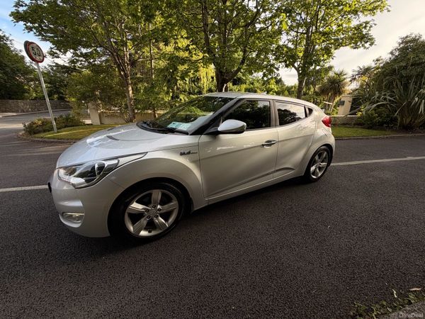 Hyundai Veloster Hatchback, Petrol, 2012, Silver
