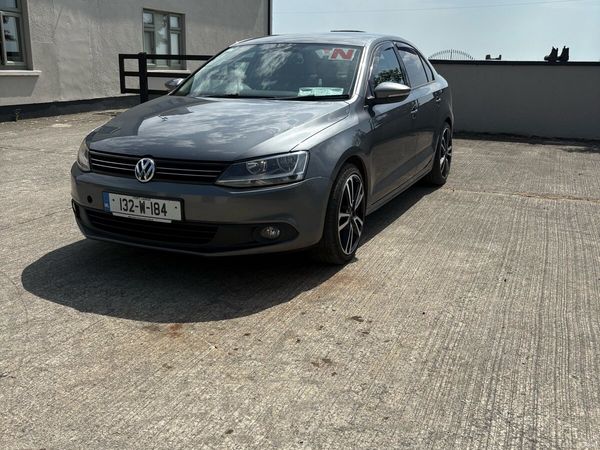 Volkswagen Jetta Saloon, Diesel, 2013, Grey