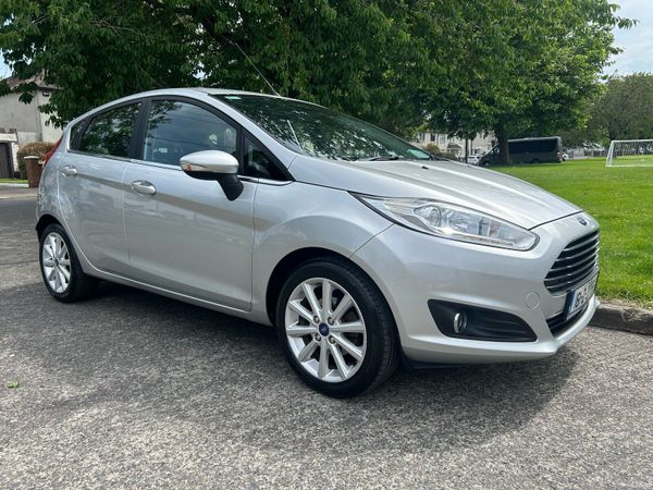 Ford Fiesta Hatchback, Petrol, 2016, Silver
