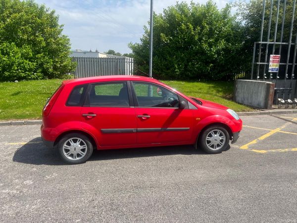 Ford Fiesta Hatchback, Petrol, 2006, Red