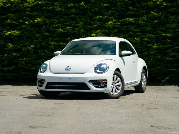 Volkswagen Beetle Hatchback, Petrol, 2017, White