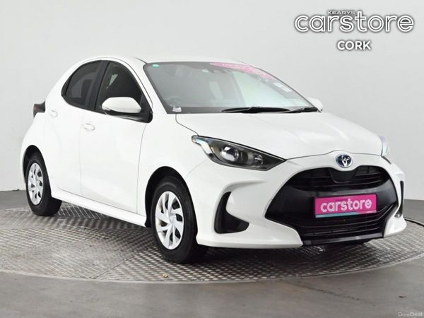 Toyota Yaris Hatchback, Petrol Hybrid, 2023, White
