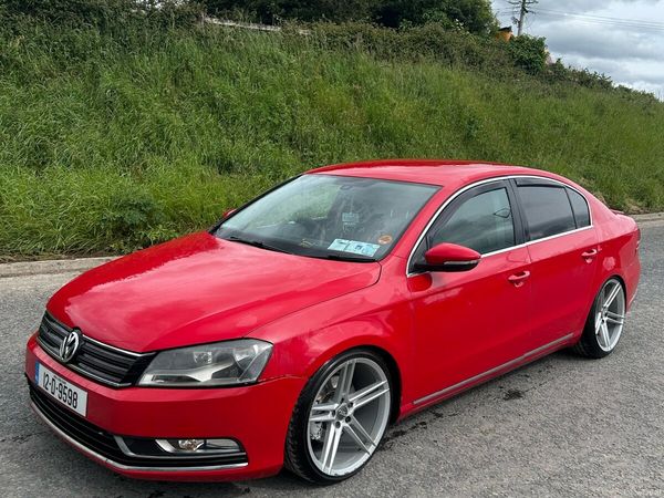 Volkswagen Passat Saloon, Diesel, 2012, Red
