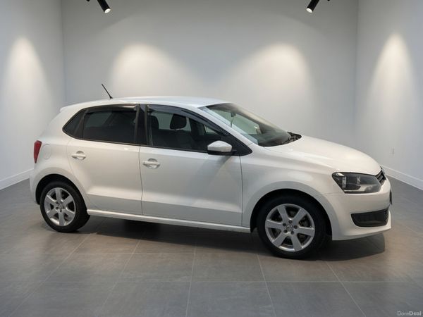 Volkswagen Polo Hatchback, Petrol, 2014, White