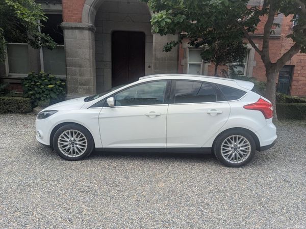 Ford Focus Hatchback, Petrol, 2013, White