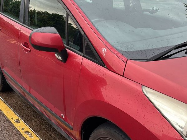 Peugeot 3008 MPV, Diesel, 2010, Red