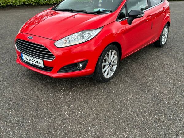 Ford Fiesta Hatchback, Diesel, 2015, Red