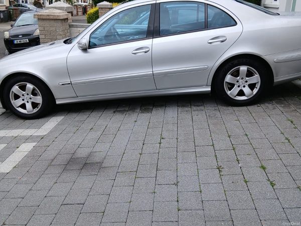 Mercedes-Benz E-Class Saloon, Petrol, 2004, Silver