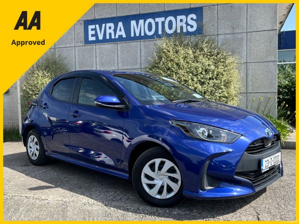 Toyota Yaris Hatchback, Petrol Hybrid, 2023, Blue