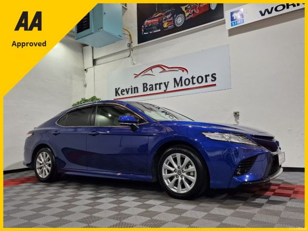 Toyota Camry Saloon, Petrol Hybrid, 2021, Blue