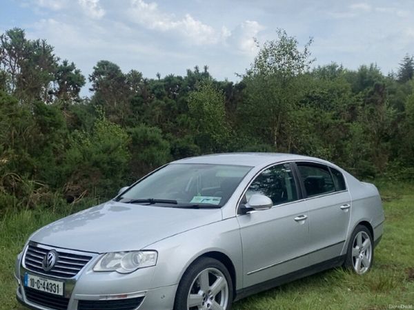 Volkswagen Passat Saloon, Diesel, 2010, Silver