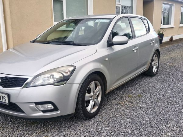 Kia Ceed MPV, Diesel, 2012, Silver