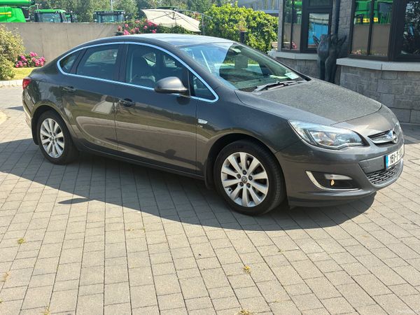 Opel Astra Saloon, Diesel, 2015, Grey