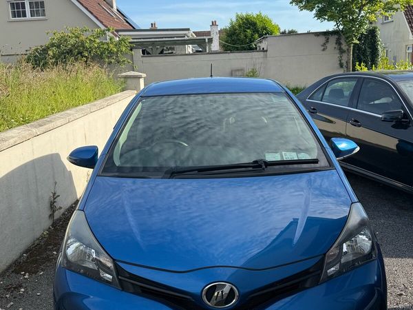 Toyota Vitz Hatchback, Petrol, 2014, Blue