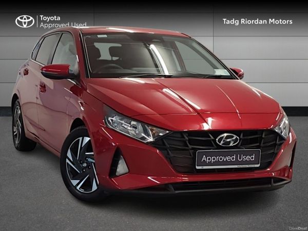 Hyundai i20 Hatchback, Petrol, 2021, Red