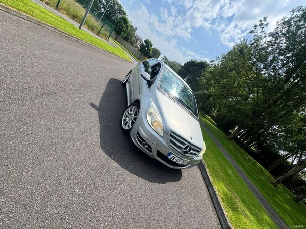Mercedes-Benz B-Class MPV, Petrol, 2009, Silver