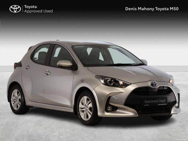 Toyota Yaris Hatchback, Petrol Hybrid, 2022, Silver