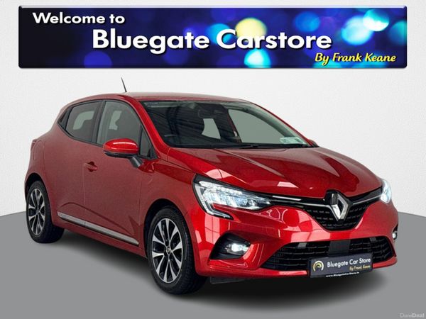 Renault Clio Hatchback, Petrol, 2021, Red